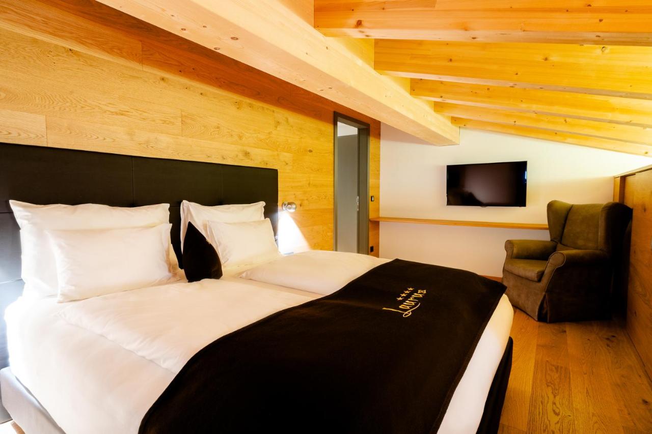 Suite with Mountain View