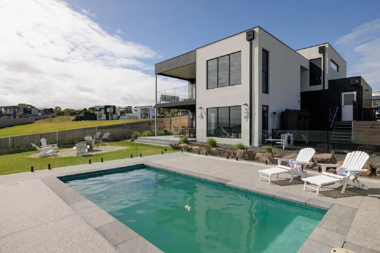 The Bay View San Remo by Ready Set Stay- BYO LINEN & TOWELS - B&B