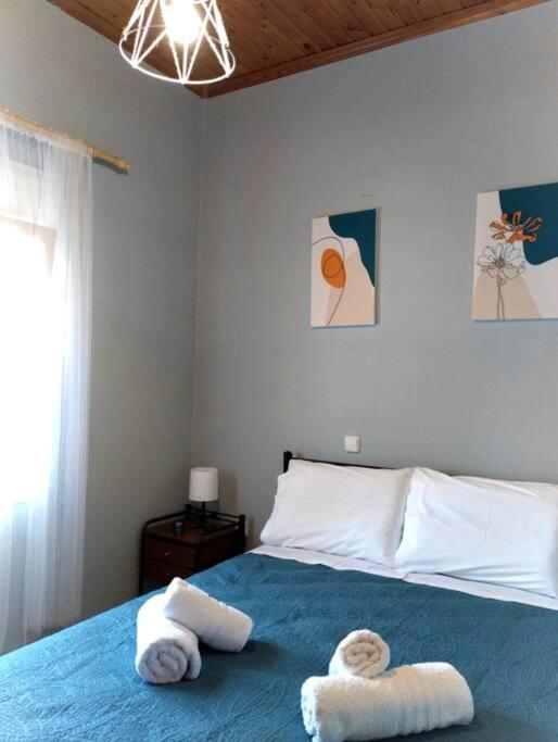 Lovely Guesthouse On The Beach - Bed and Breakfast Agía Ánna
