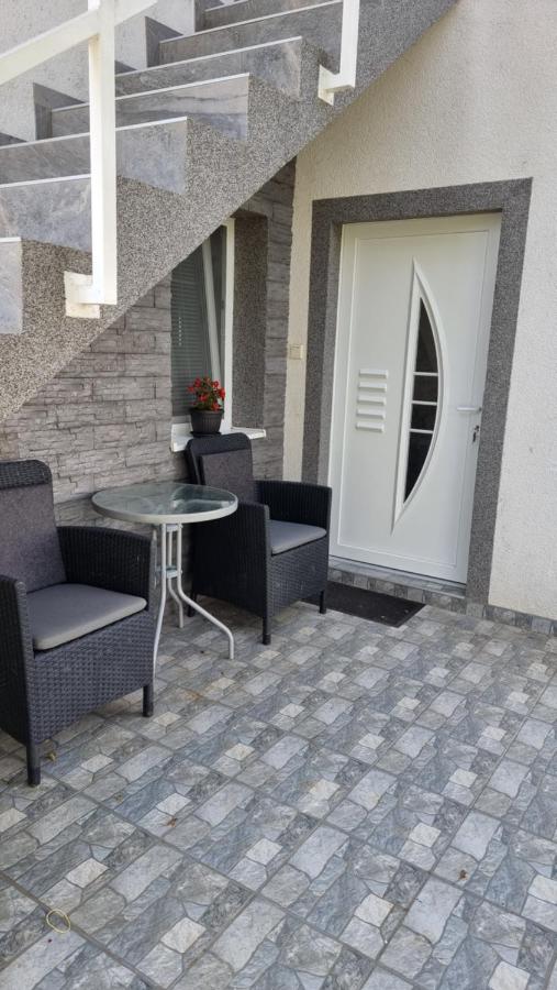 One-Bedroom Apartment with Patio