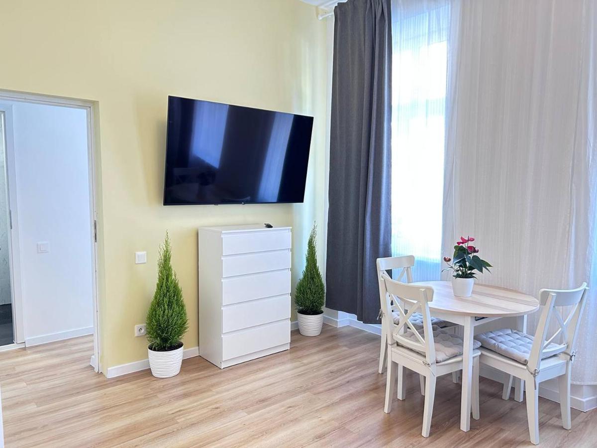 B&B Katowice - Yellow Apartments - Bed and Breakfast Katowice