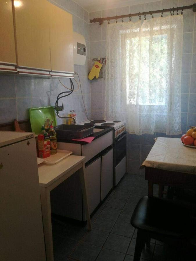 Basic Triple Room with Shared Bathroom