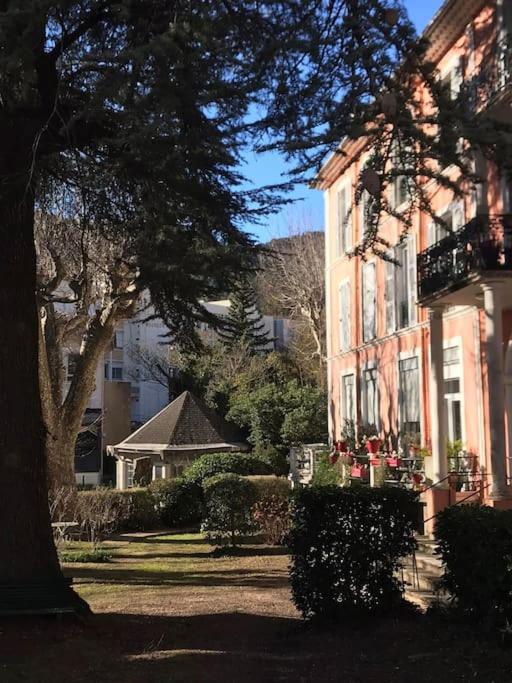 B&B Lamalou-les-Bains - Superbe T2 dans un parc arboré - Bed and Breakfast Lamalou-les-Bains