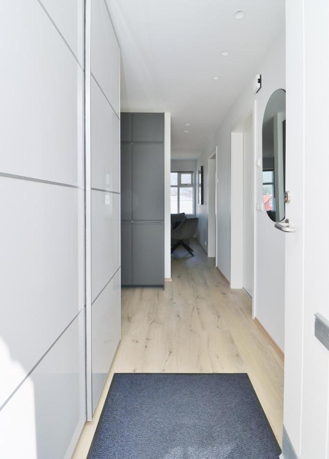 LL Properties - G7 Luxury House By The Harbor - B&B Akureyri
