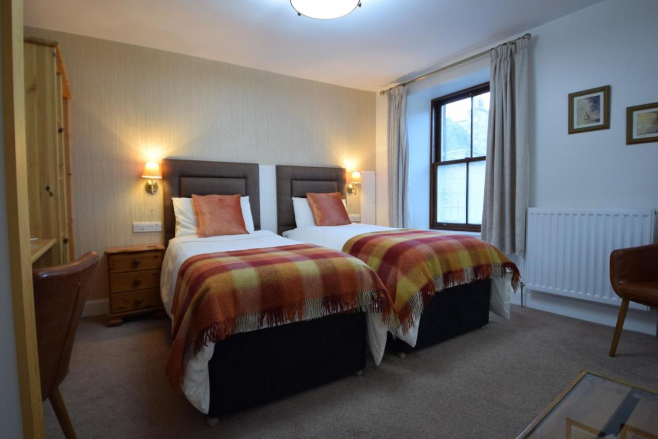Twin Room with Private Bathroom