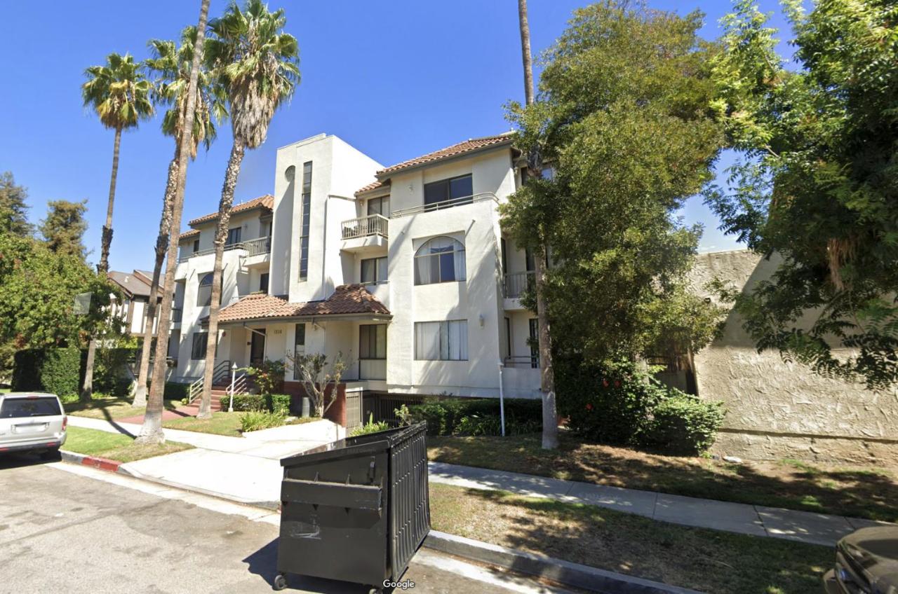 Spacious 2BR/2.5BA + Game Room - B&B