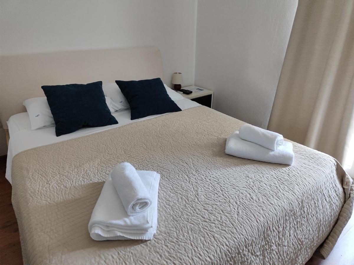 Vierbettzimmer mit Balkon