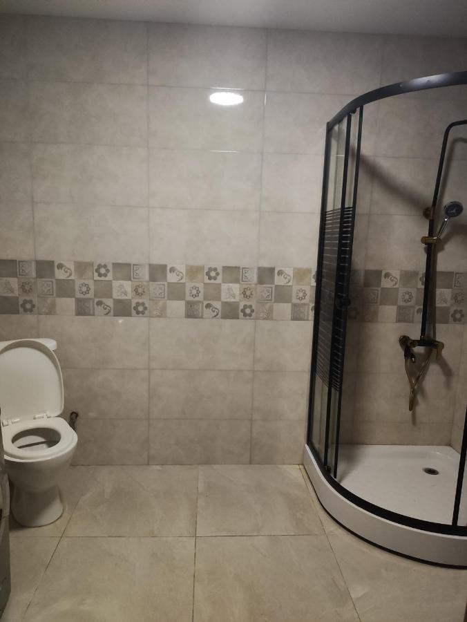 Chambre Double avec Toilettes Communes