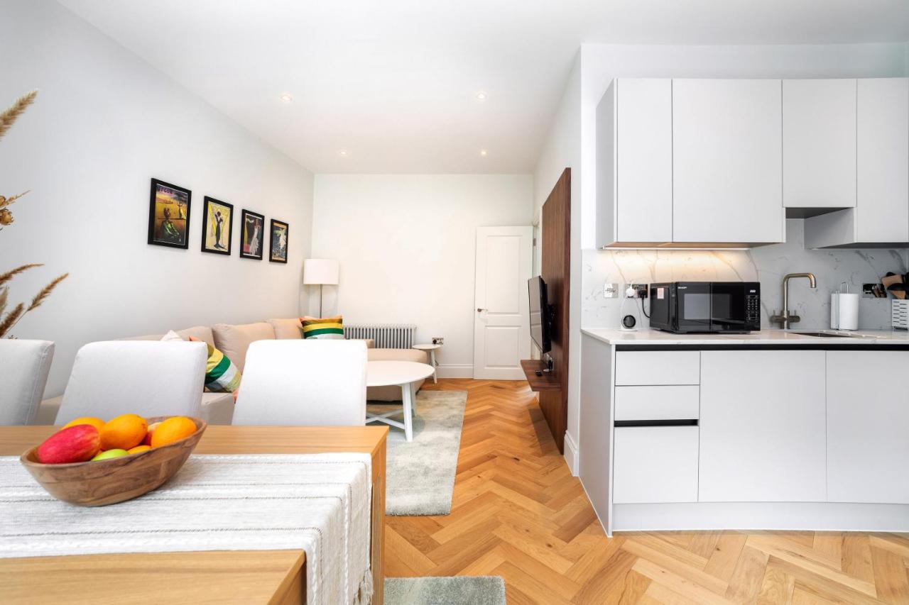 3 Bedroom flat with Terrace in Central London - B&B Londra