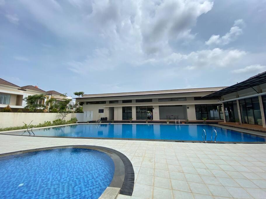 Monde Residence H12 Batam Centre - Bed and Breakfast