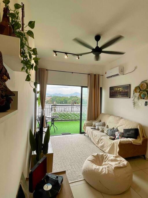 B&B Ipoh - The Horizon @ Ipoh - Cozy Condo with Balcony Patio - Bed and Breakfast Ipoh