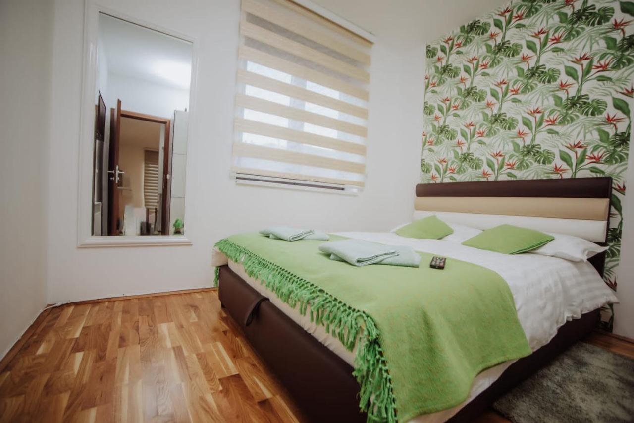 Apartment with Garden View