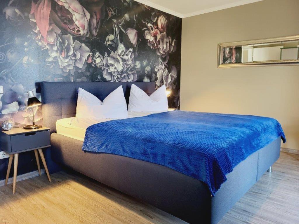 One-Bedroom Apartment 103