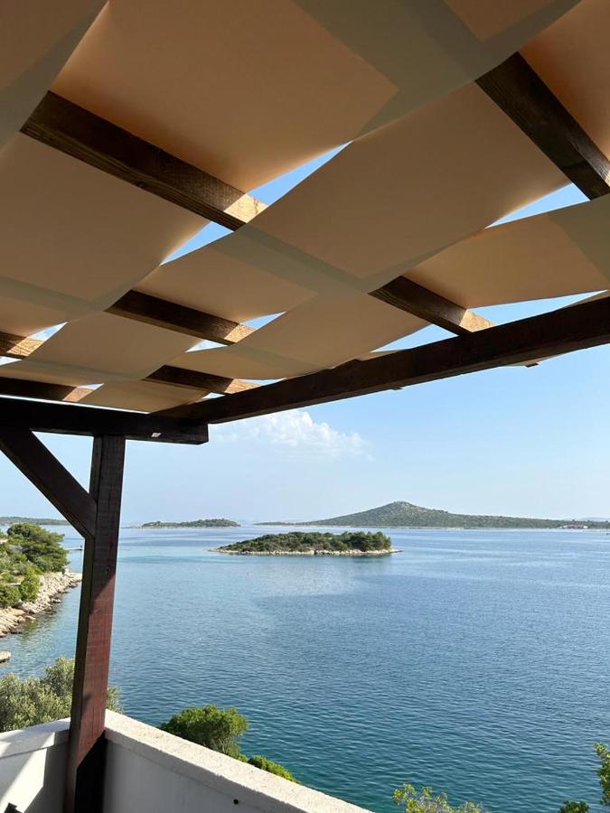 Alleinstehendes Haus am Meer Robinson - B&B Tkon