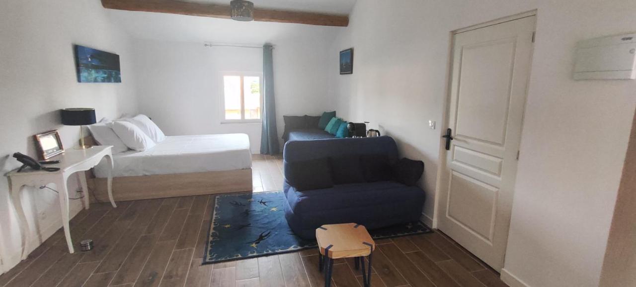Deluxe Queen Suite