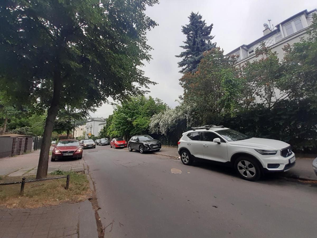 Camera Doppia con Letti Singoli e Bagno in Comune