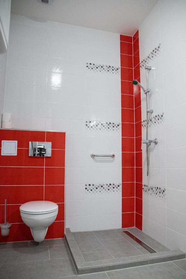 Rozmaring Apartmanház - B&B Mórahalom