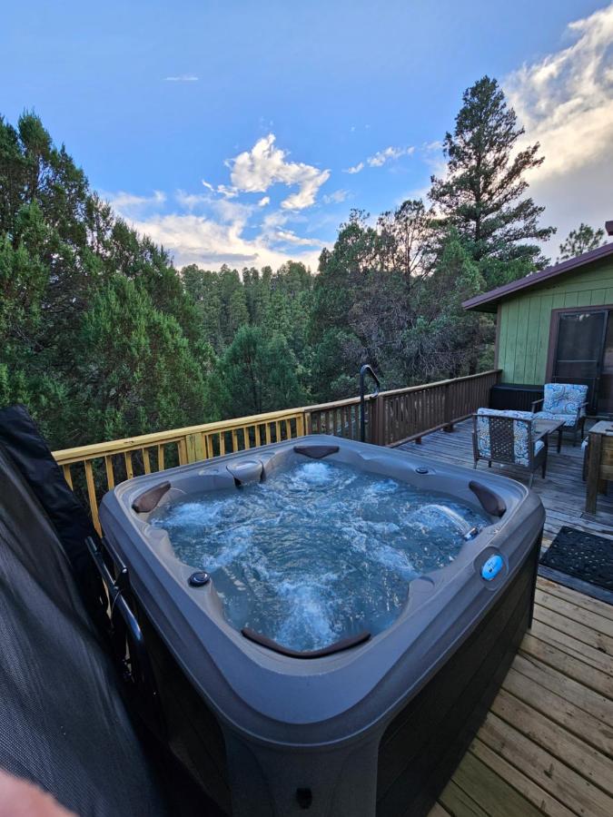 B&B Ruidoso - Howl at the Moon - Bed and Breakfast Ruidoso