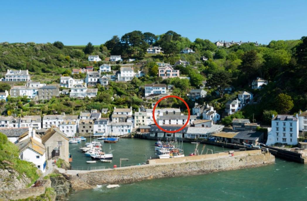 B&B Polperro - SPINDRIFT is A Beautiful Newly Refurbished THREE BEDROOM Private Family House located on the OLD HARBOUR and the COASTAL PATH in the Heart of Beautiful POLPERRO - Bed and Breakfast Polperro