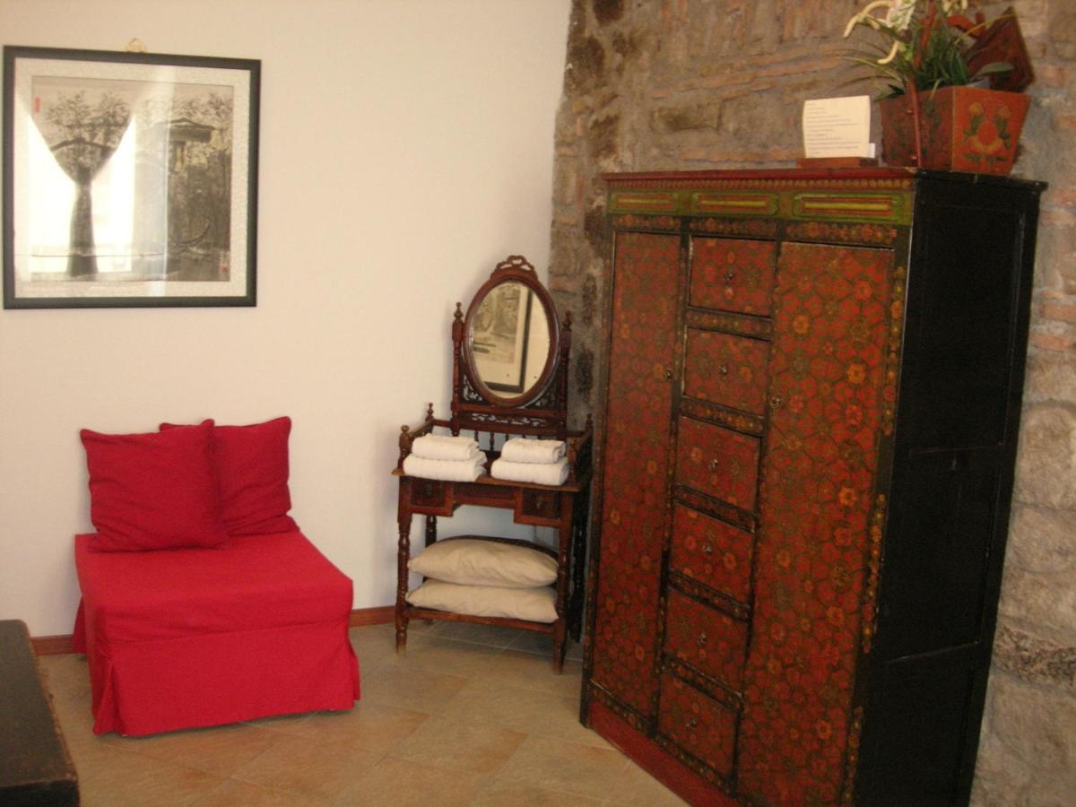 Camera Tripla Economy con Bagno in Comune