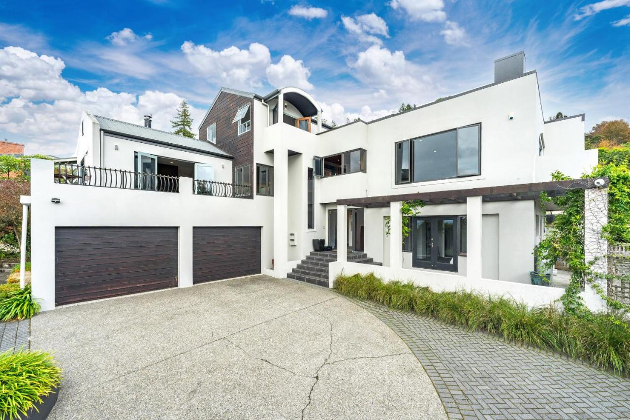 Stunning Lake Views - B&B Taupo