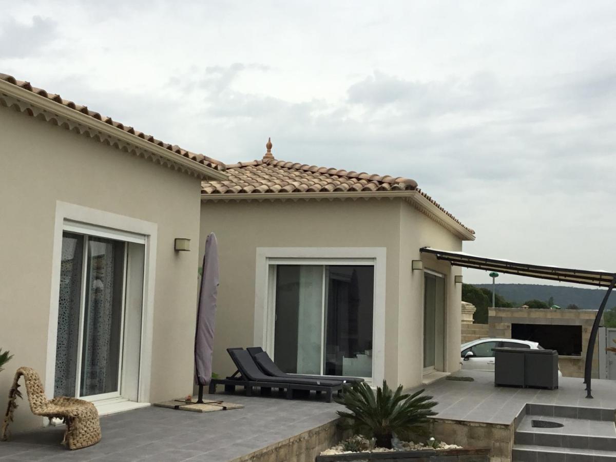 Villa moderne piscine privée calme soleil près de Nîmes - B&B