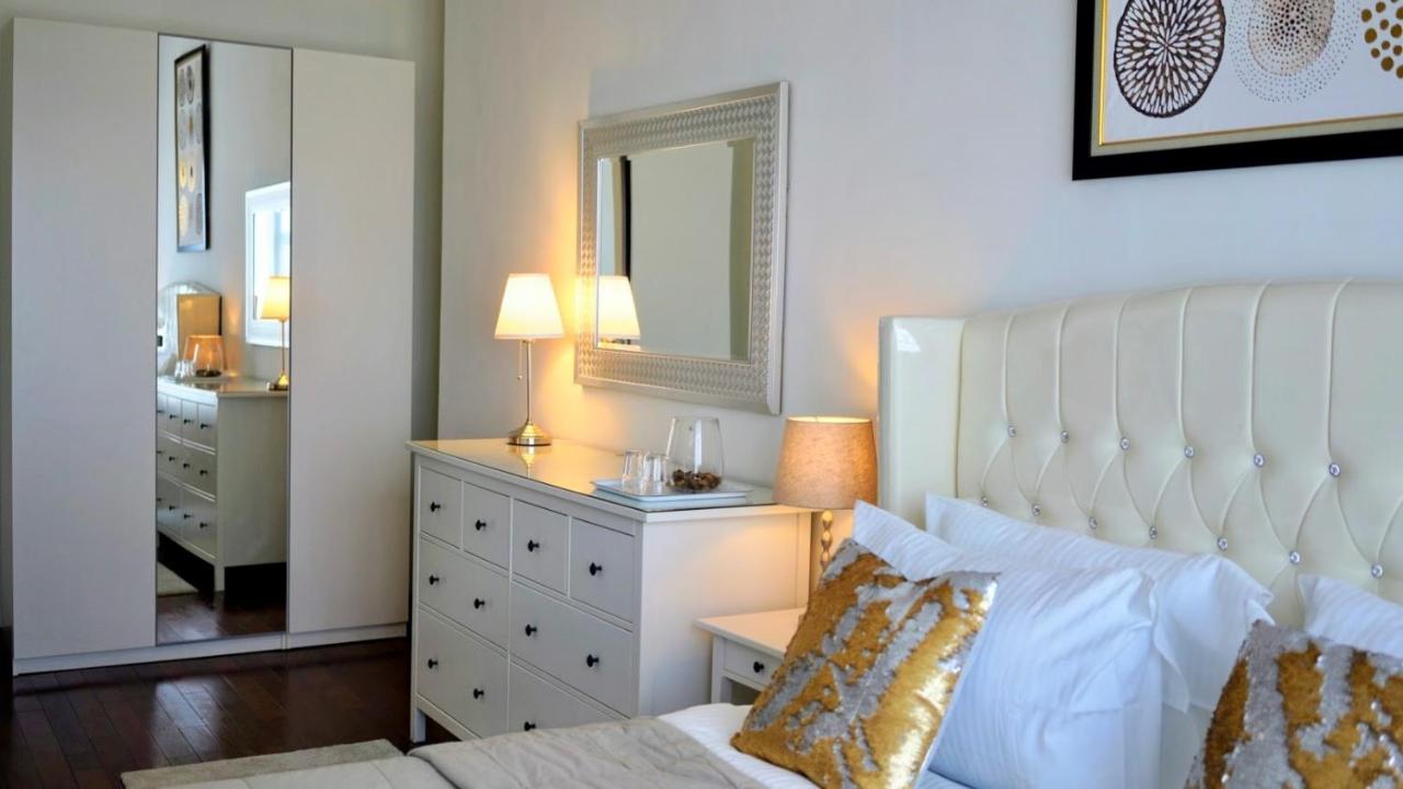 B&B Jakarta - Lucky Tower Residence 2BR Top Floor Condo - Bed and Breakfast Jakarta