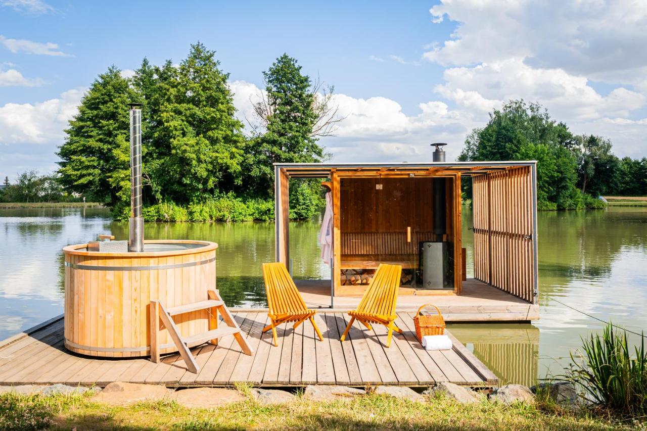 B&B Mladeč - Rybník Plovoucí Sauna Glamping - Bed and Breakfast Mladeč