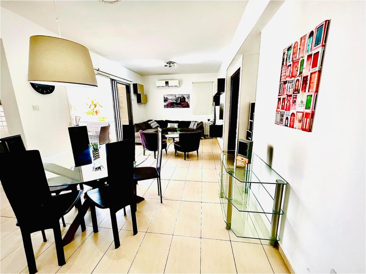 LARA 303 - B&B Lárnaca