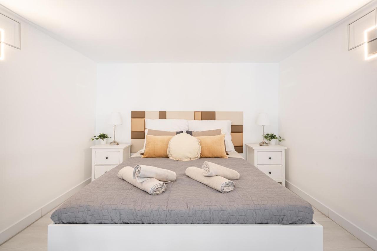 Twin Room with Balcony