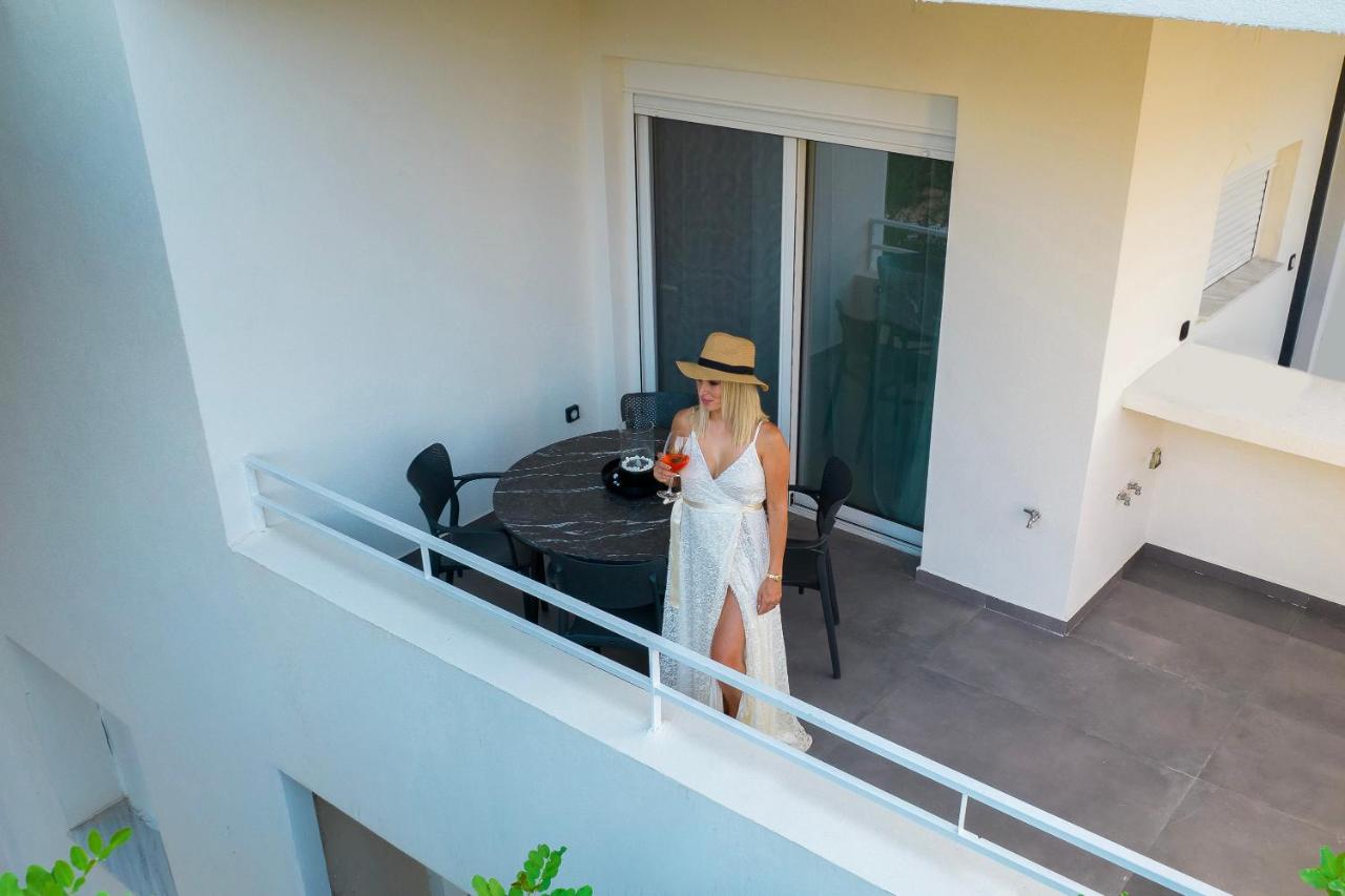 White House Vouliagmeni 1- 2BD Free Parking, Next to the Sea - B&B Athens