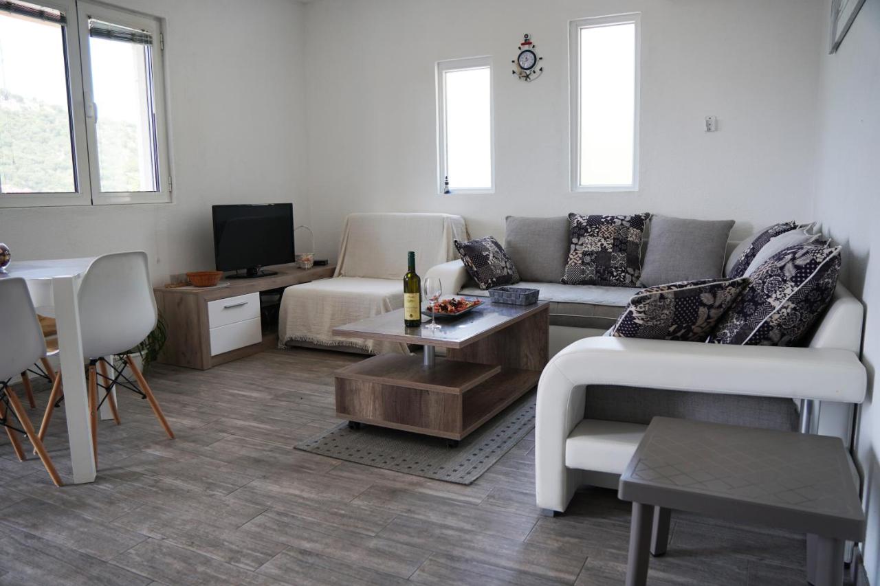 Apartmani Jelena, Buljarica - B&B