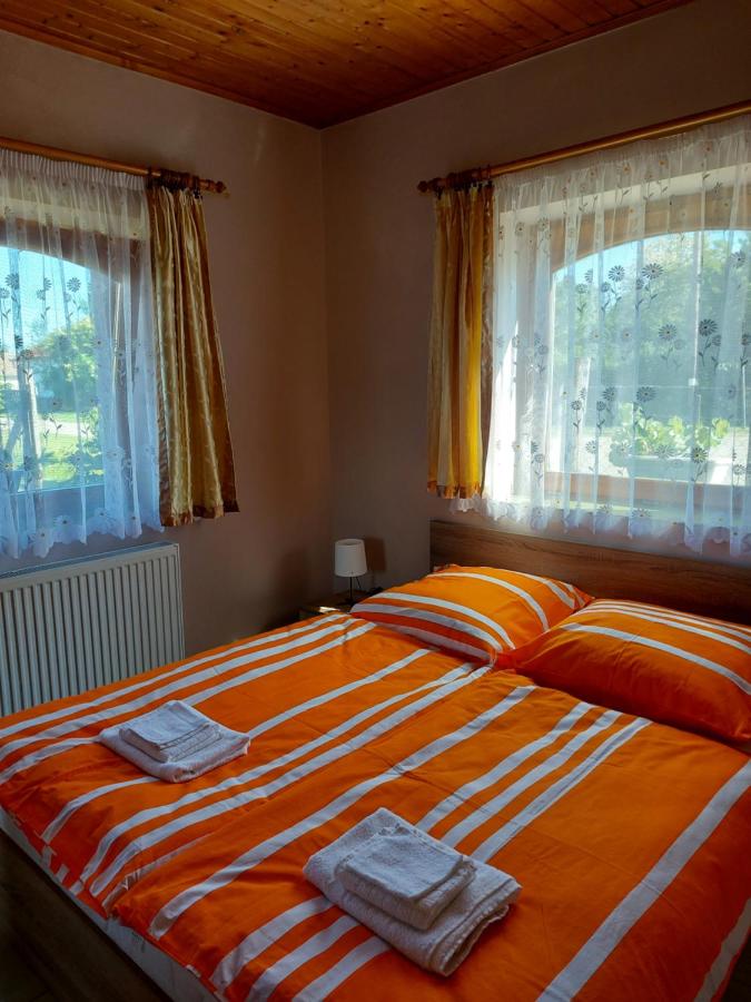 B&B Tiszaderzs - Pacsirta Vendégház - Bed and Breakfast Tiszaderzs