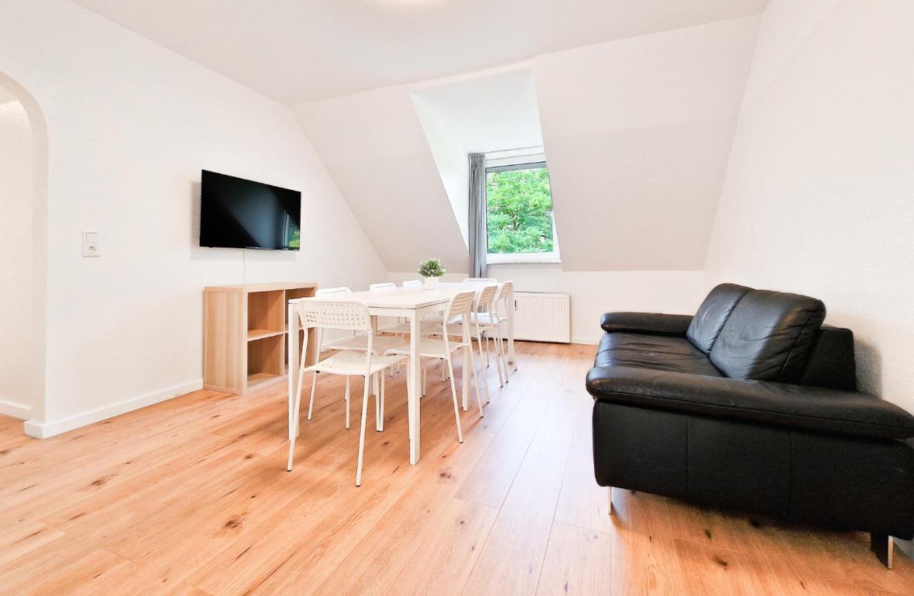 B&B Duisburg - RAJ Living - 3 and 4 Room Apartments - Bed and Breakfast Duisburg
