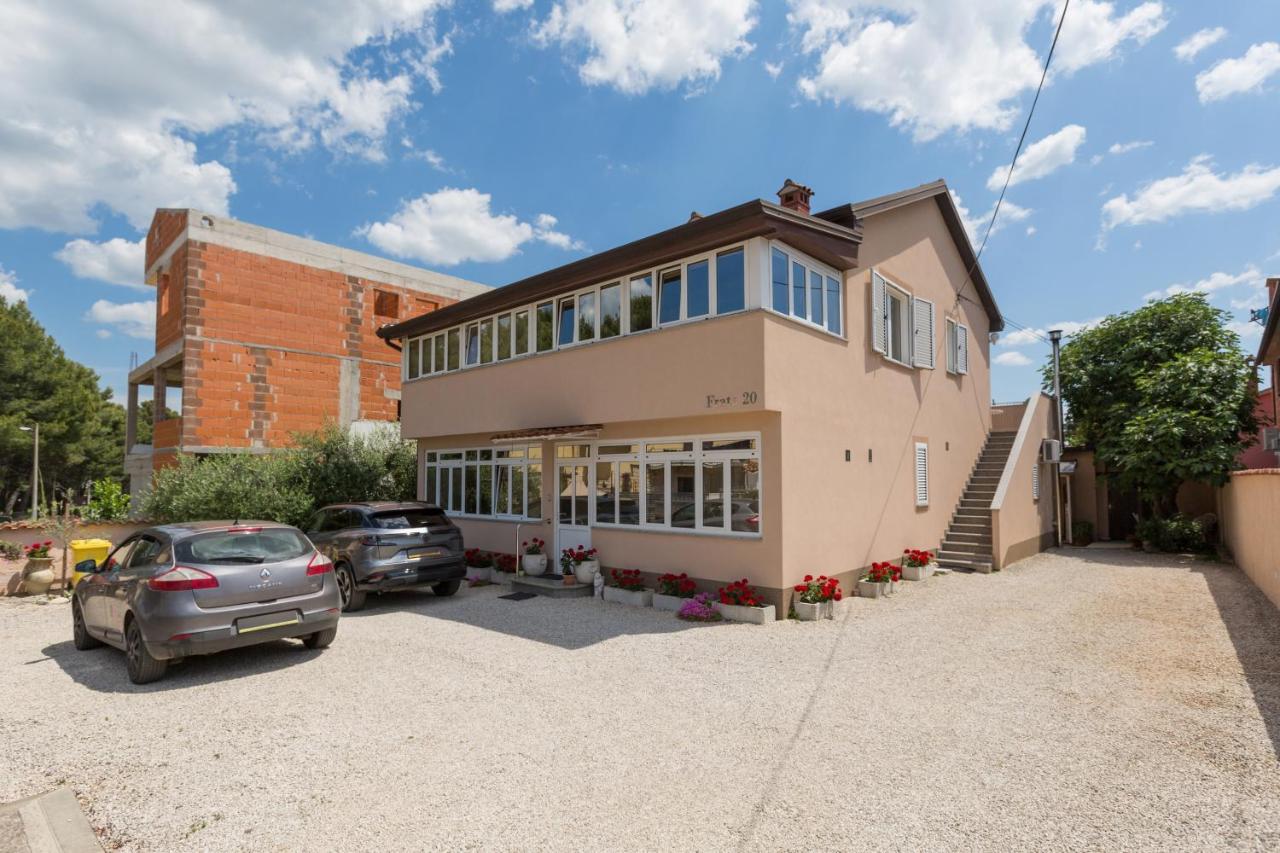 B&B Tar bei Porec - Apartments with a parking space Tar, Porec - 6948 - Bed and Breakfast Tar bei Porec