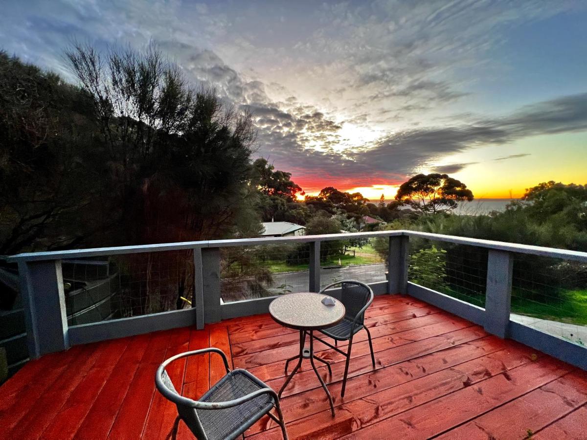 Two-Bedroom Apartment with Horizon Sea and Valley Views (Apartment 1)