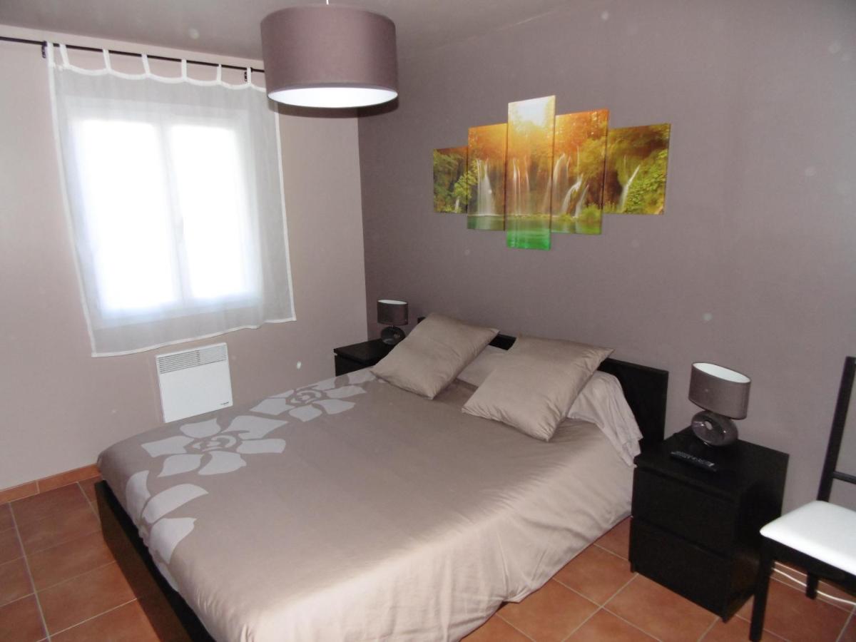 Queen Room with Pool View