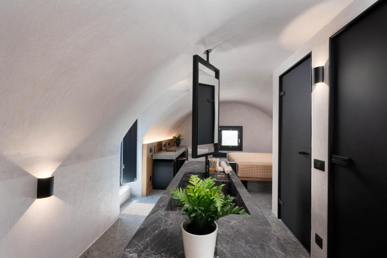 Dome Suite with Hot Tub and Sea View