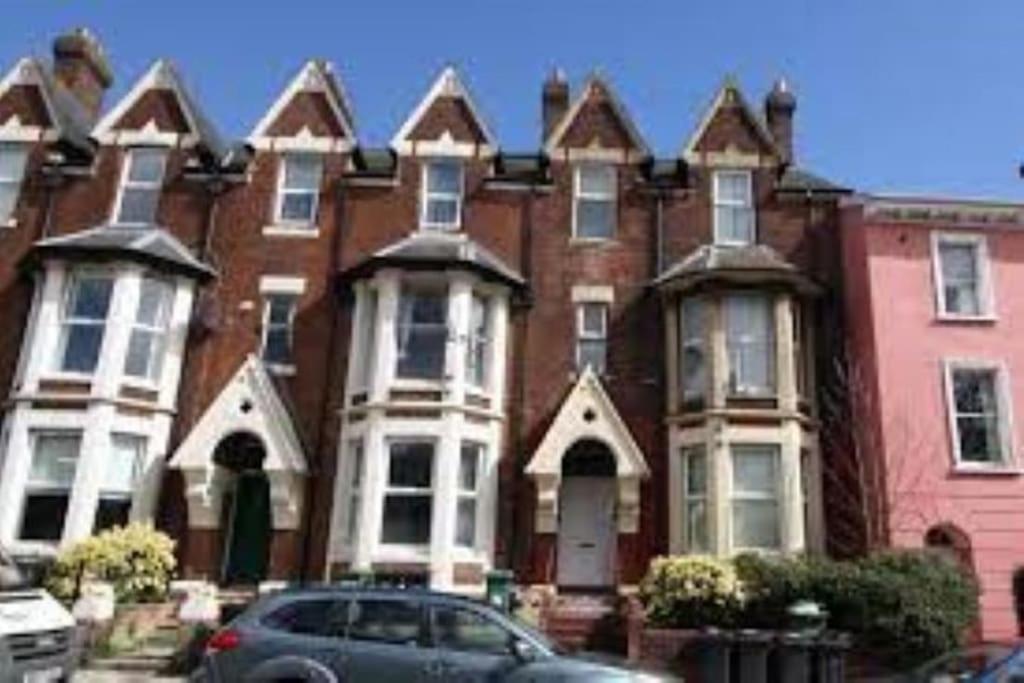 St Davids Central Apartment - B&B