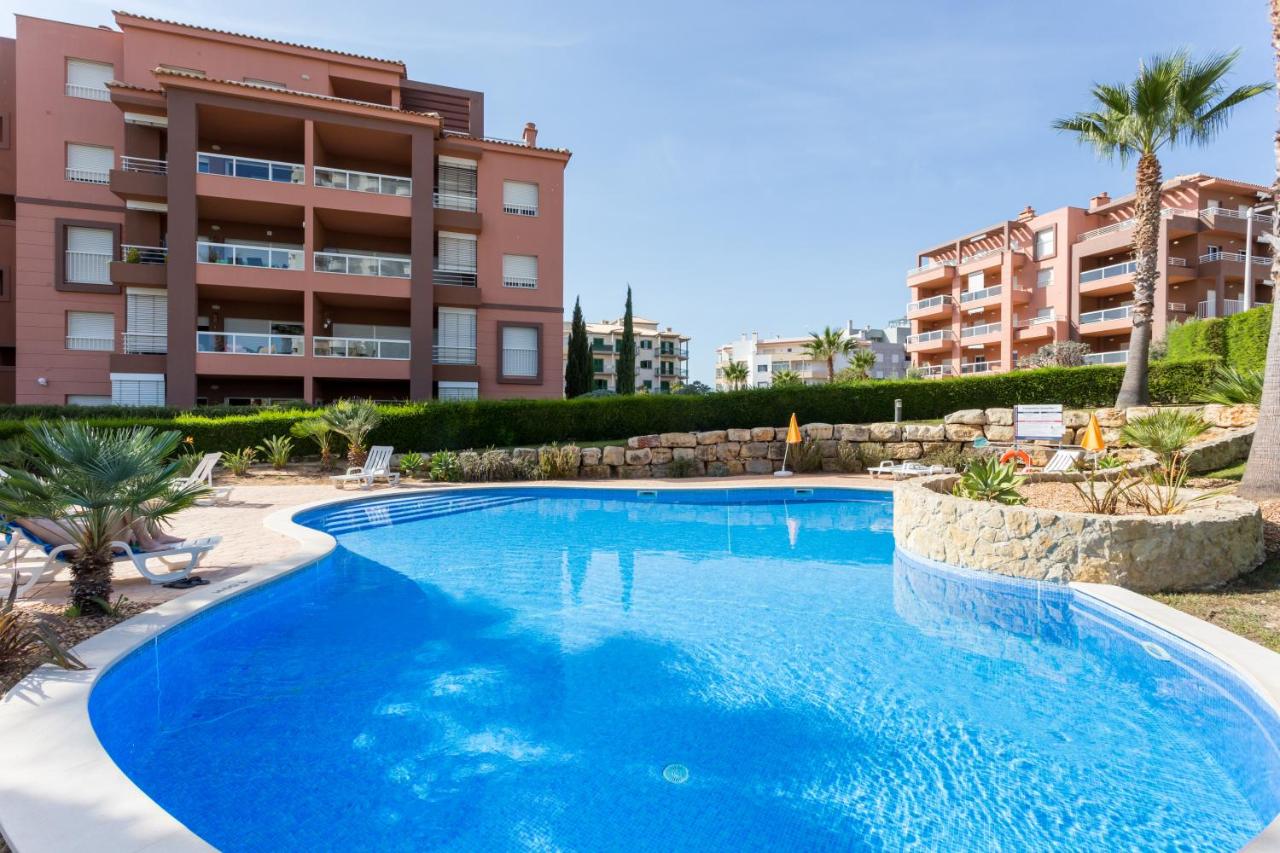 Garden BEACH LUXURY APARTMENT Litoralmar - B&B Portimão