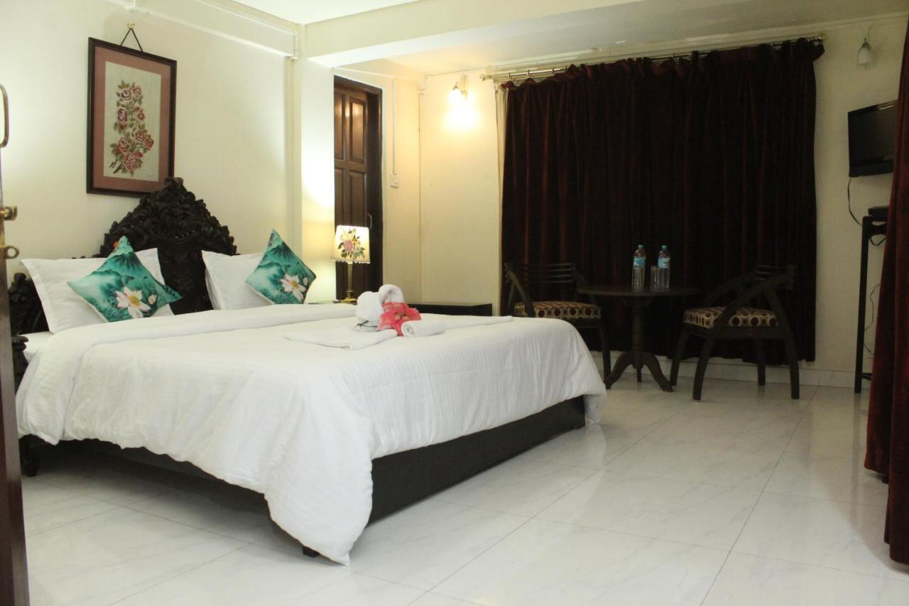 Deluxe Queen Room