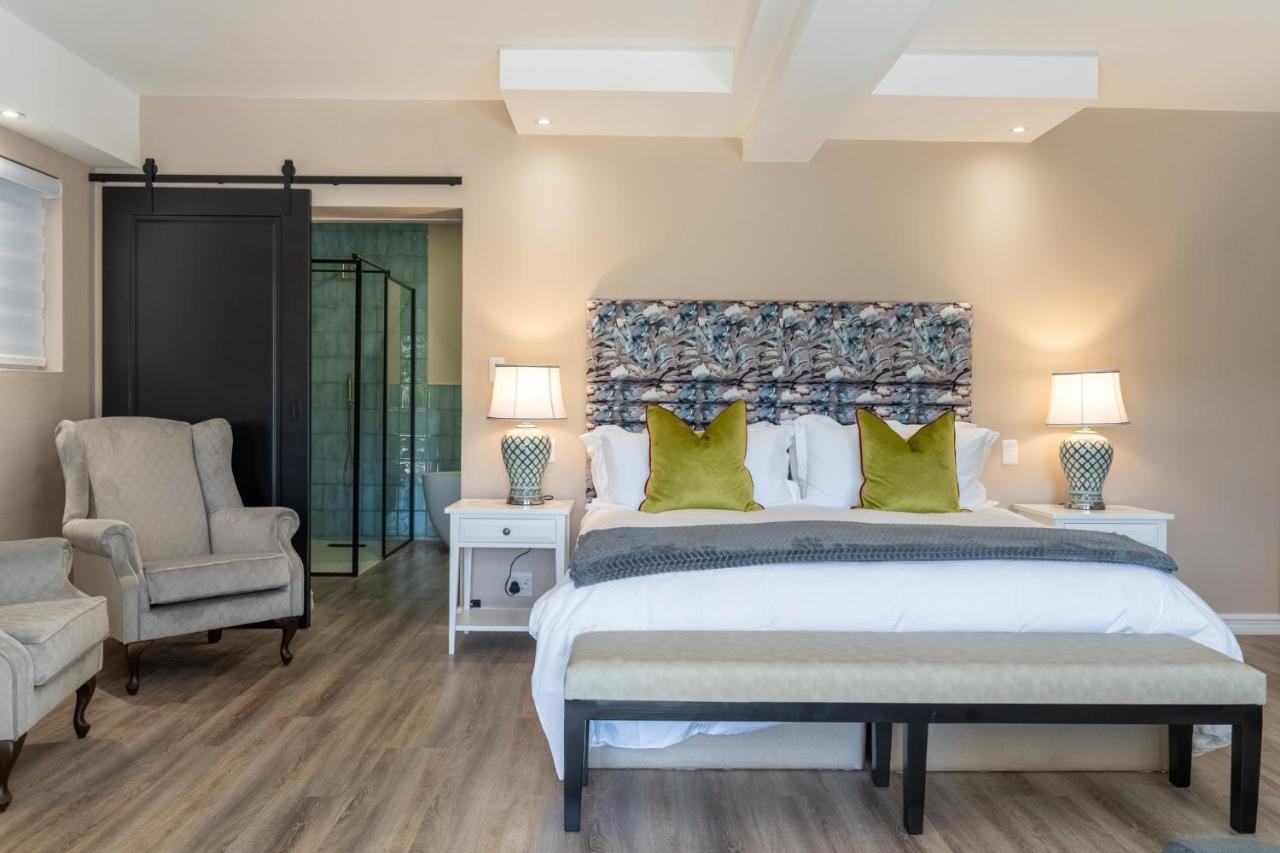 Junior Suite with Pool View