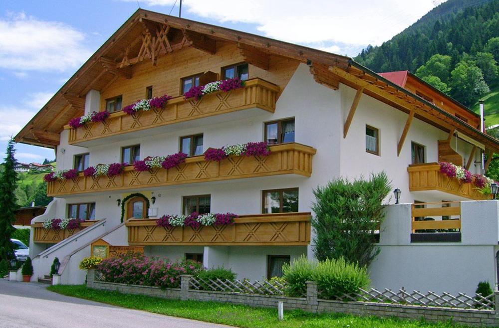 B&B Arzl im Pitztal - Apartments Pitztaler Nachtigall - Bed and Breakfast Arzl im Pitztal