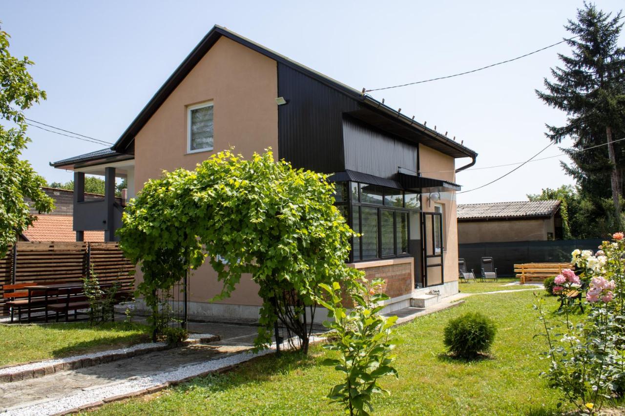 VillaH Weekend House - B&B