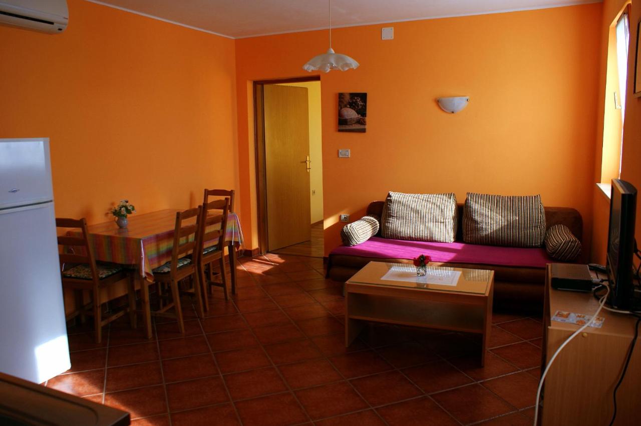 HOUSE VEZO - Ferienwohnung Raša