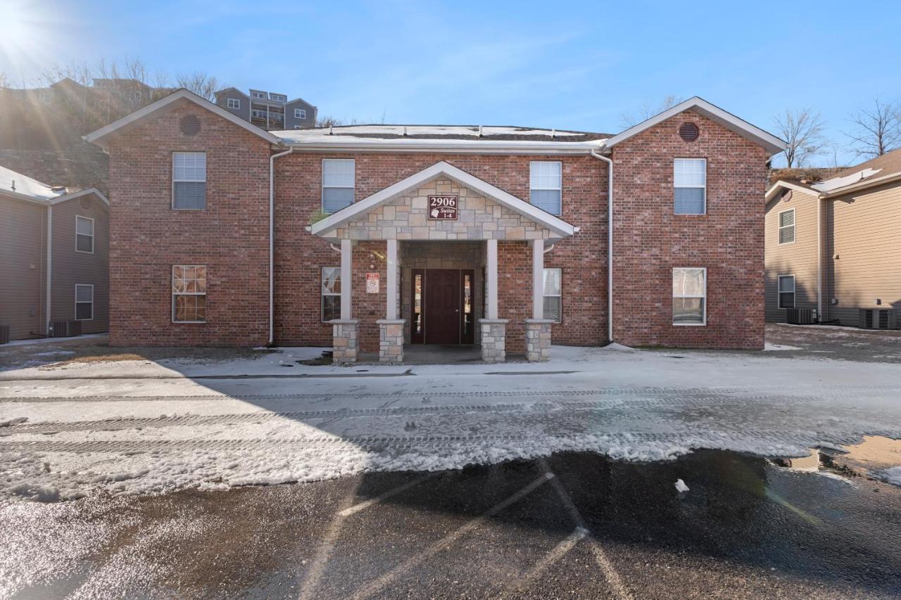 Two Gorgeous Condos*Side by Side*10 Beds*Sleep 17! - Chambres d’hôtes Branson