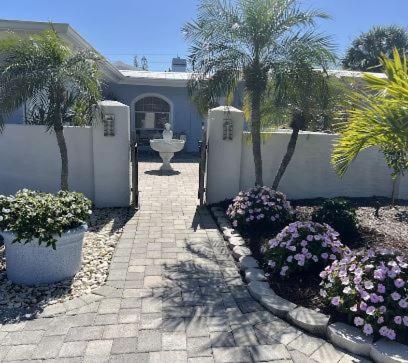 B&B Siesta Key - Pool/Waterfront Home 5 min walk to Siesta Key Village and Beach - Bed and Breakfast Siesta Key