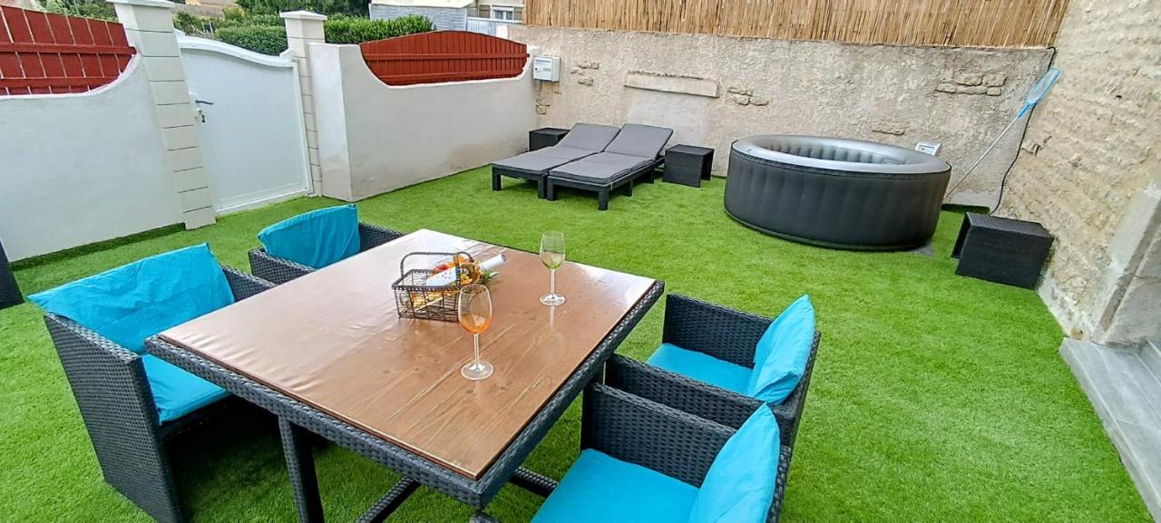 Le Cosyhome Michelais I Grand Parking & Netflix & Salon de Jardin - B&B Saint-Michel-le-Cloucq