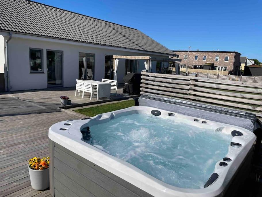 B&B Helsingborg - New luxurious Villa in Helsingborg close to the City - Bed and Breakfast Helsingborg