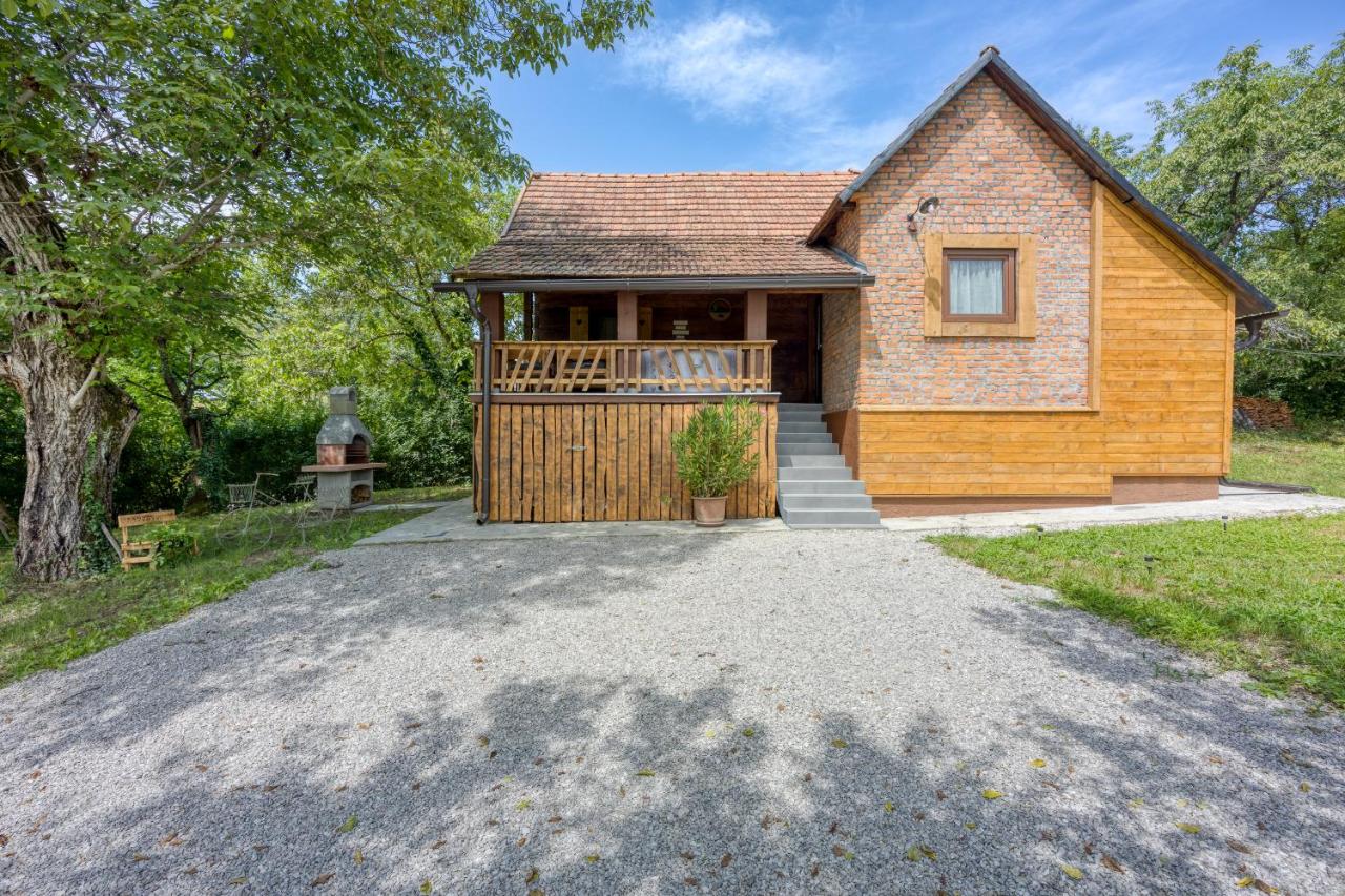 Holiday Home Ljubav - Chambres d’hôtes